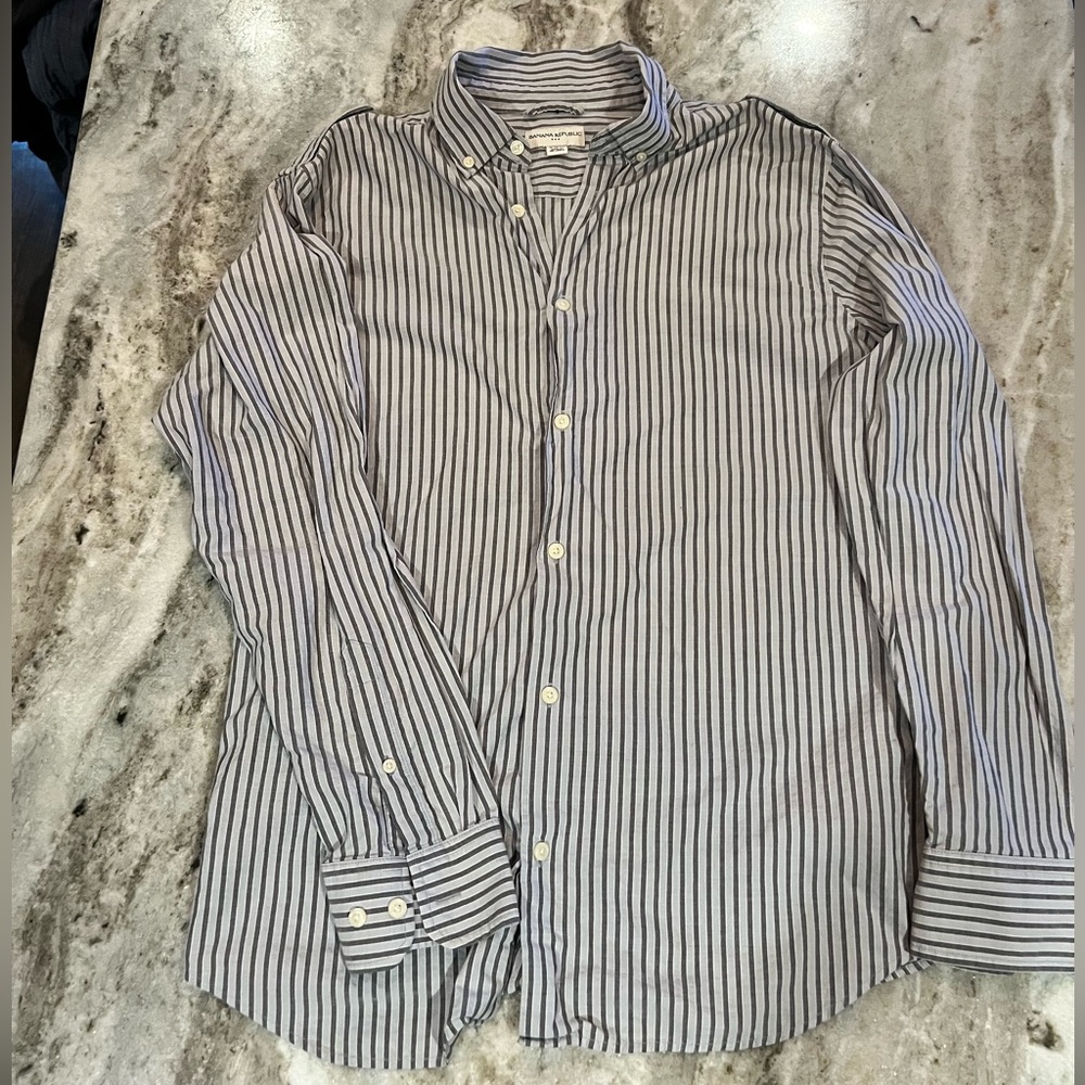 Men’s size Large Banana Republic long sleeve casual dress shirt